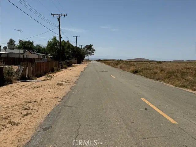 18296 Claymine, Edwards, CA 93523 - #2