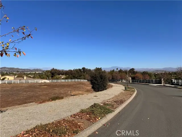 42782 Calle Ortega, Murrieta, CA 92562 - Image #2