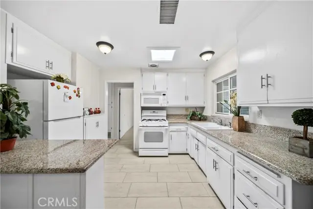 820 S Alessandro Street, Hemet, CA 92543 - Image #1