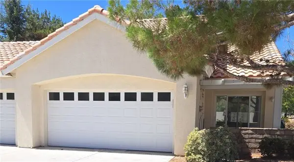 11394 Country Club Dr, Apple Valley, CA 92308