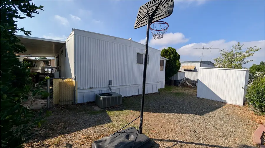 1560 Massachusetts #96, Riverside, CA 92507 - #3