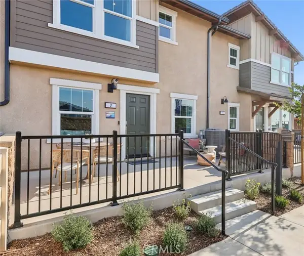 15513 April Dawn Way #3, Fontana, CA 92336