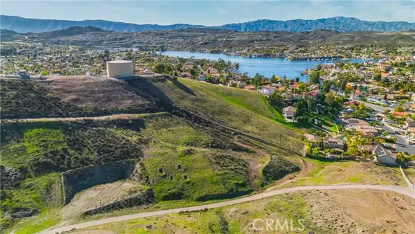 9 Cross Hill Dr, Menifee, CA 92587