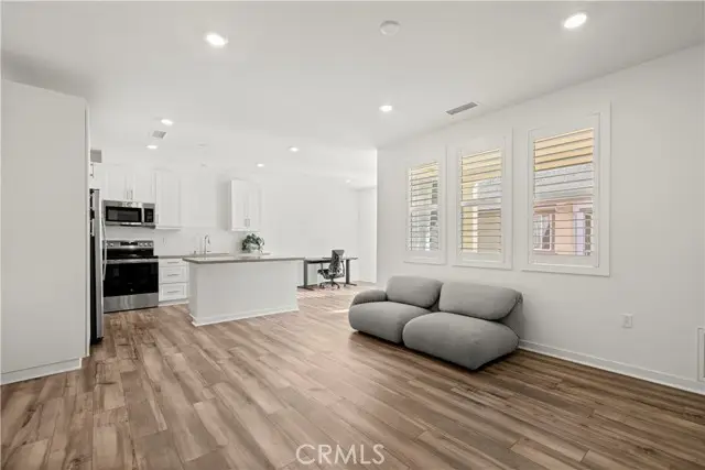 6123 Valentina Way #303, Eastvale, CA 92880 - Image #3