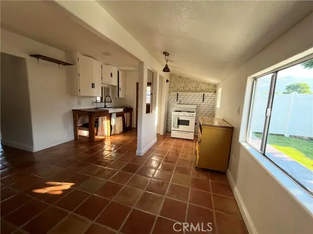 365 S Vernon, San Jacinto, CA 92583 - #2