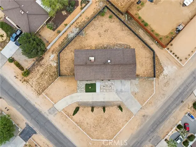 19125 Shoshonee Road, Apple Valley, CA 92307 - #2