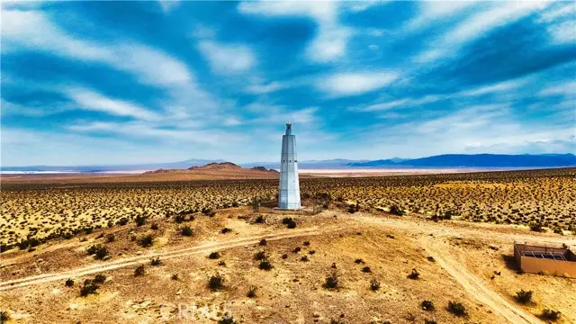 777 Valley Wells Road, Hinkley, CA 92347 - Image #3