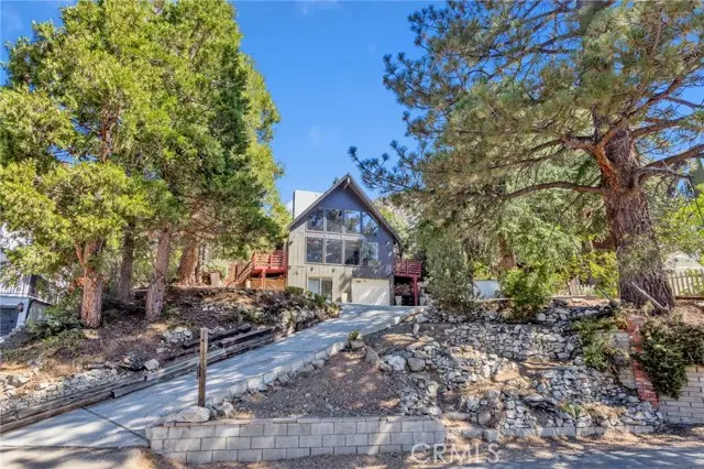 1074 Yellowstone Drive, Wrightwood, CA 92397 - Image #2