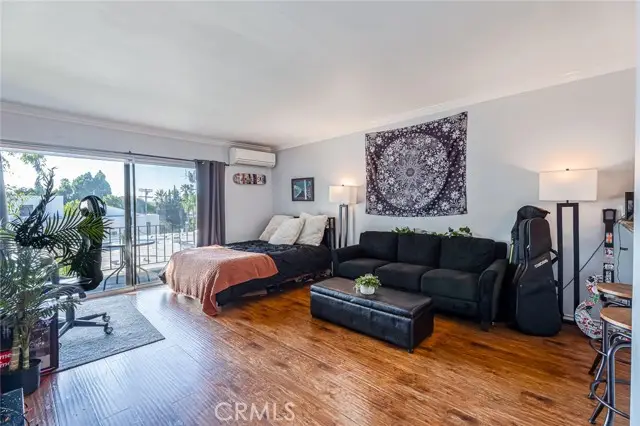 15344 Weddington, Sherman Oaks, CA 91411 - Image #2