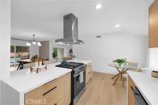 16938 Knapp Street, North Hills, CA 91343 - Image #3