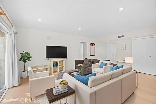 395 S Oakland Avenue #104, Pasadena, CA 91101 - #1