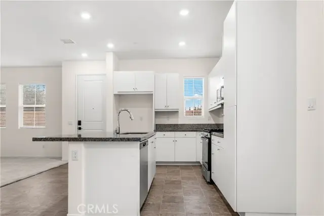 15901 Stresa Lane #6, Fontana, CA 92336 - Image #3