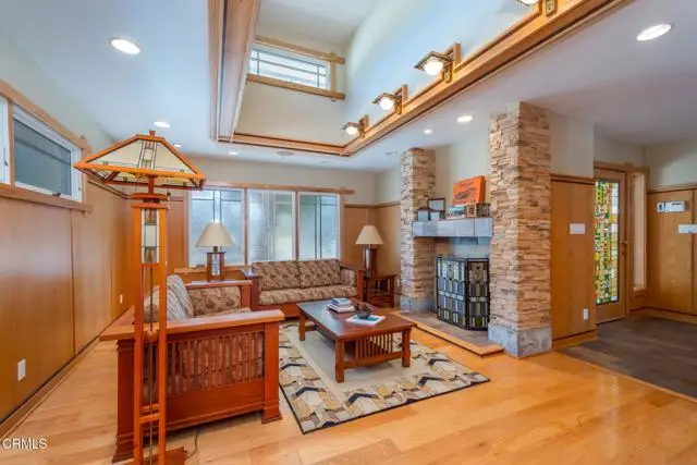 251 Palomares Avenue, San Buenaventura Ventura, CA 93003 - Image #2