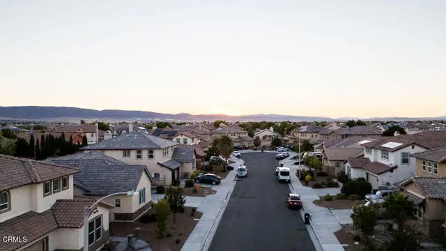 4061 W Avenue J-7, Lancaster, CA 93536 - Image #2