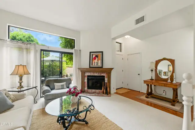18751 Hatteras Street #13, Tarzana, CA 91356 - Image #2