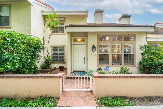 16 Georgetown #8, Irvine, CA 92612 - Image #1