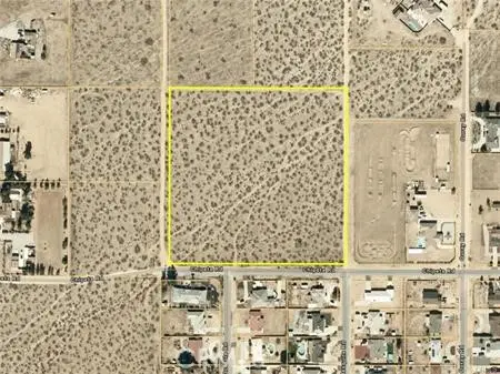 6 Chipeta Rd, Apple Valley, CA 92307 - #3