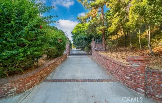 330 N Madison Avenue, Monrovia, CA 91016 - Image #1