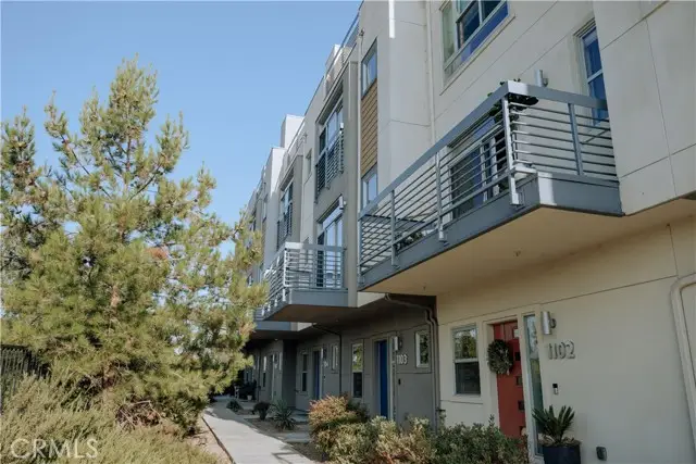 2753 Waverly Drive #1103, Los Angeles, CA 90039 - Image #2