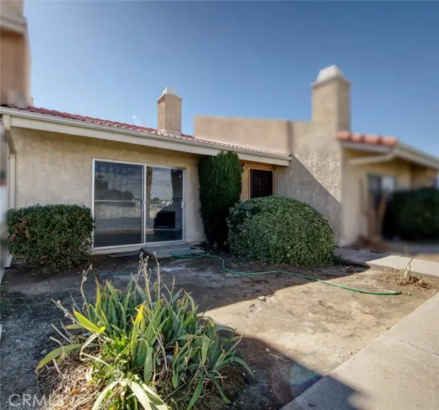 16465 Green Tree, Victorville, CA 92395 - Image #2