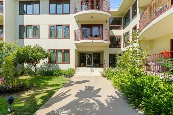 3407 Huxley Street #39, Los Angeles, CA 90027