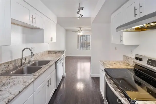 433 S Manhattan #209, Los Angeles, CA 90020 - Image #1