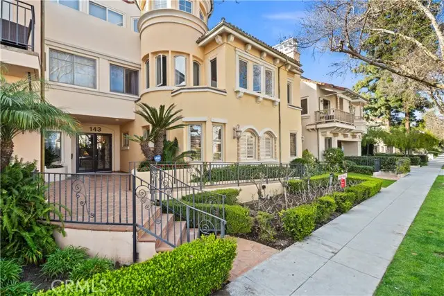 143 N Arnaz Drive #102, Beverly Hills, CA 90211 - Image #2