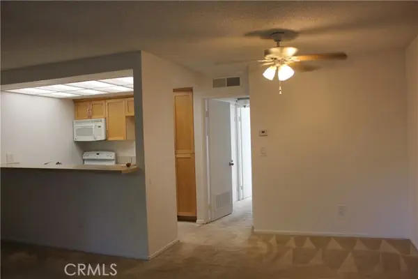 7304 Corbin Avenue #F, Reseda (los Angeles), CA 91335