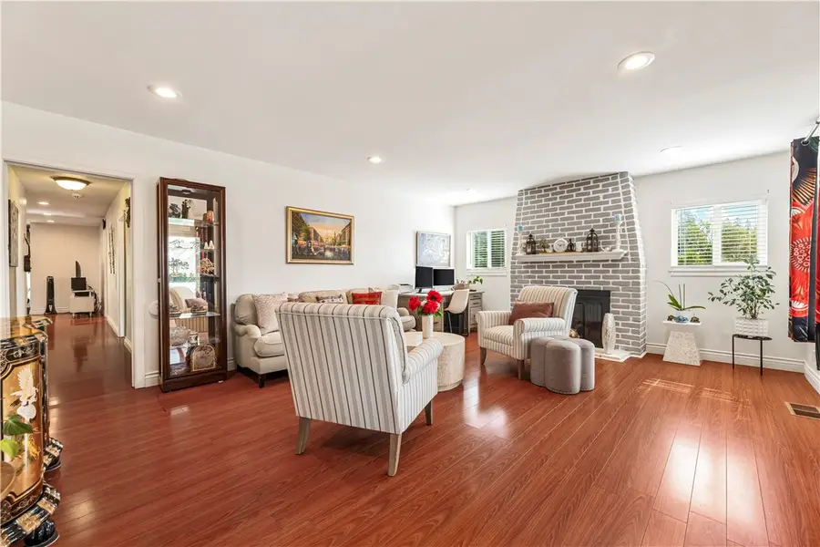 2389 Mayfield Avenue, Montrose, CA 91020 - #3