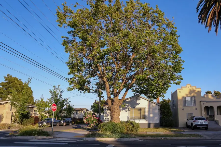 2570 Havenscourt Boulevard, Oakland, CA 94605 - Image #2