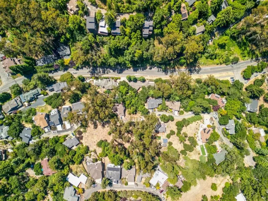 7220 Woodrow Drive, Oakland, CA 94611 - Image #2