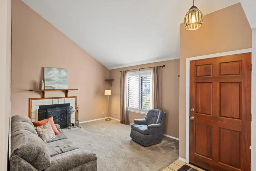 126 Cypress Lakes Court, Marina, CA 93933 - Image #2