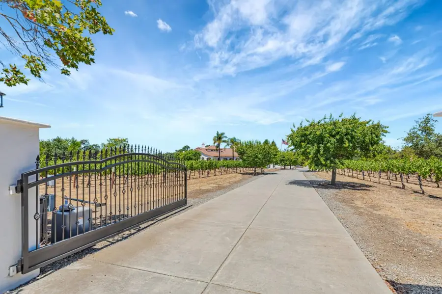 1152 Little River Drive, Hollister, CA 95023 - Image #2