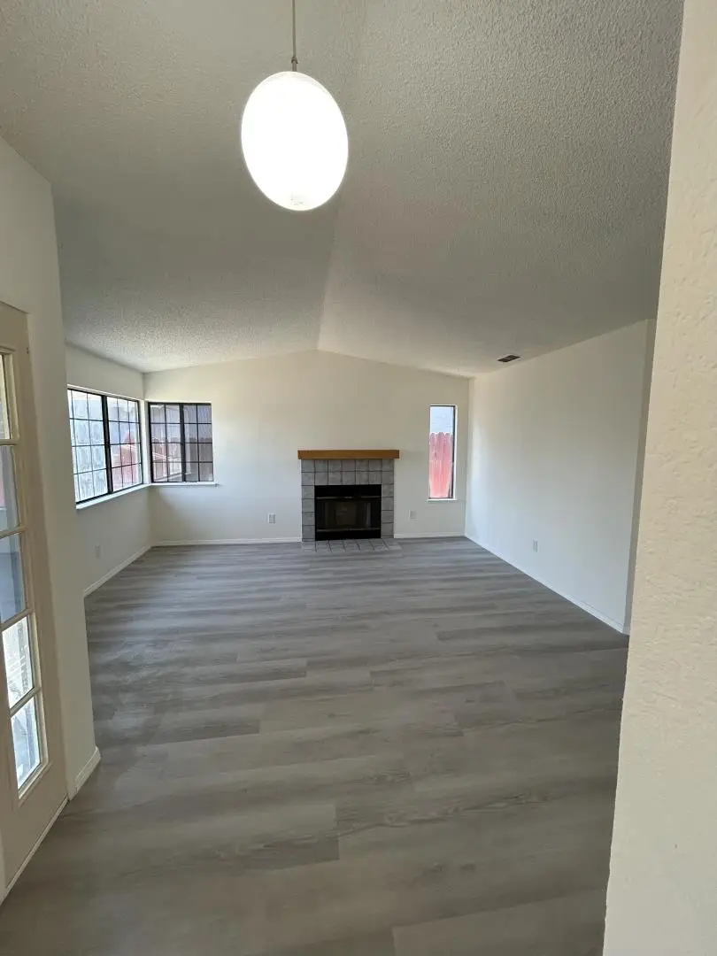 3985 Limestone Way, Sacramento, CA 95823 - Image #2