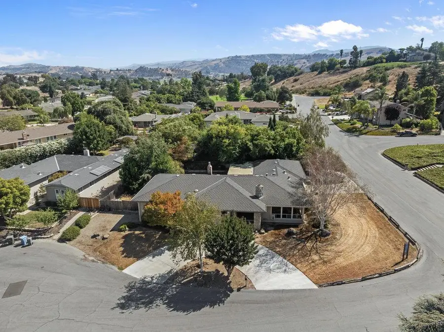 15 Carol Anns Court, Hollister, CA 95023 - Image #2