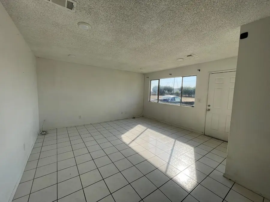 108 Mariposa Avenue, Chowchilla, CA 93610 - Image #2