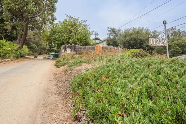 17229 Mcguffie Road, Prunedale, CA 93907