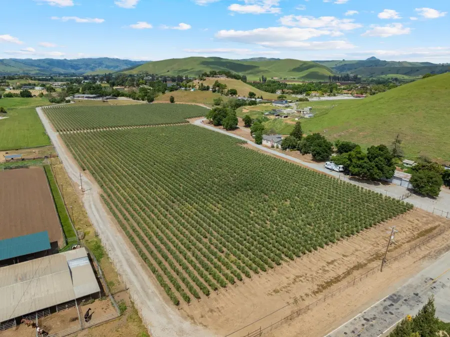 804 Comstock Road, Hollister, CA 95023 - #3