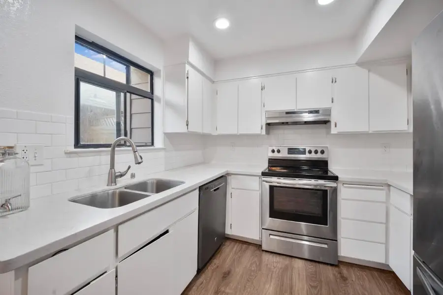 160 Gibson Drive #20, Hollister, CA 95023 - Image #2