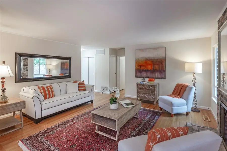 938 Round Hill Road, Redwood City, CA 94061 - Image #3