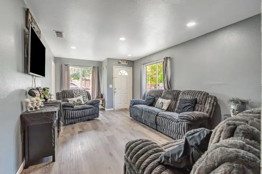 76 Sunset Court, San Jose, CA 95116 - Image #2