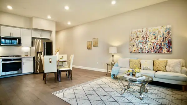 338 Llano De Los Robles Avenue #3, San Jose, CA 95136