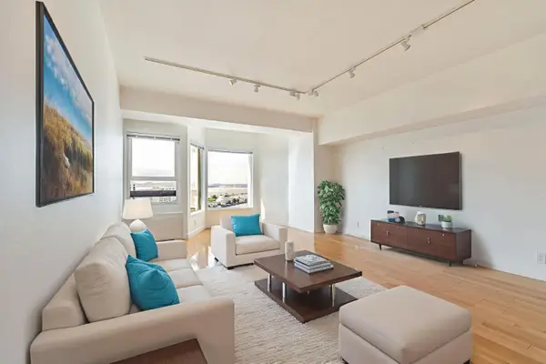 6363 Christie Avenue #2122, Emeryville, CA 94608