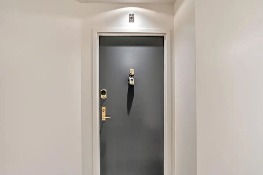 6363 Christie Avenue #2122, Emeryville, CA 94608 - Image #2