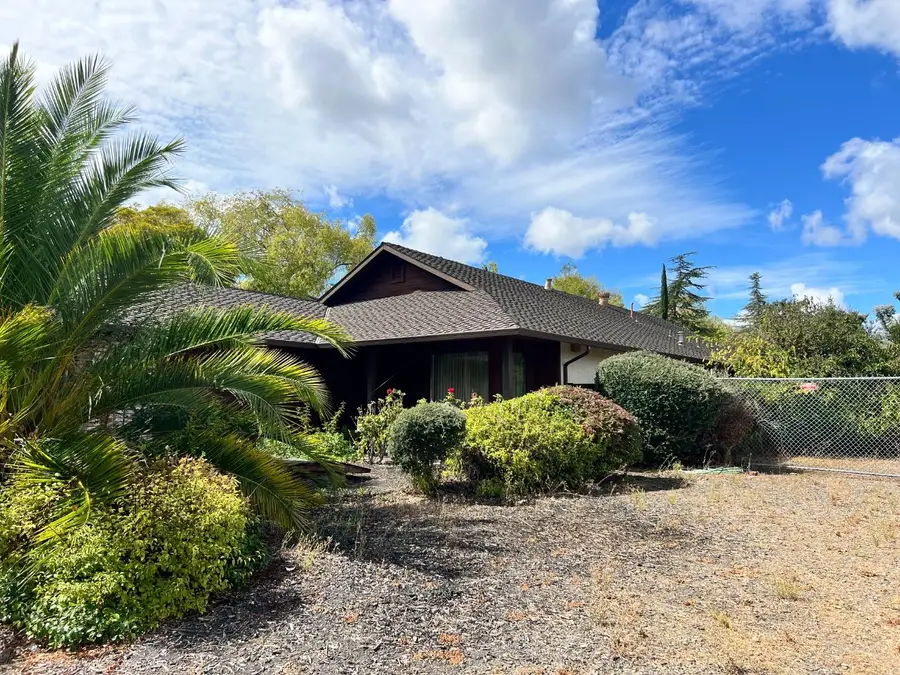 701 Christine Drive, Palo Alto, CA 94303 - Image #2