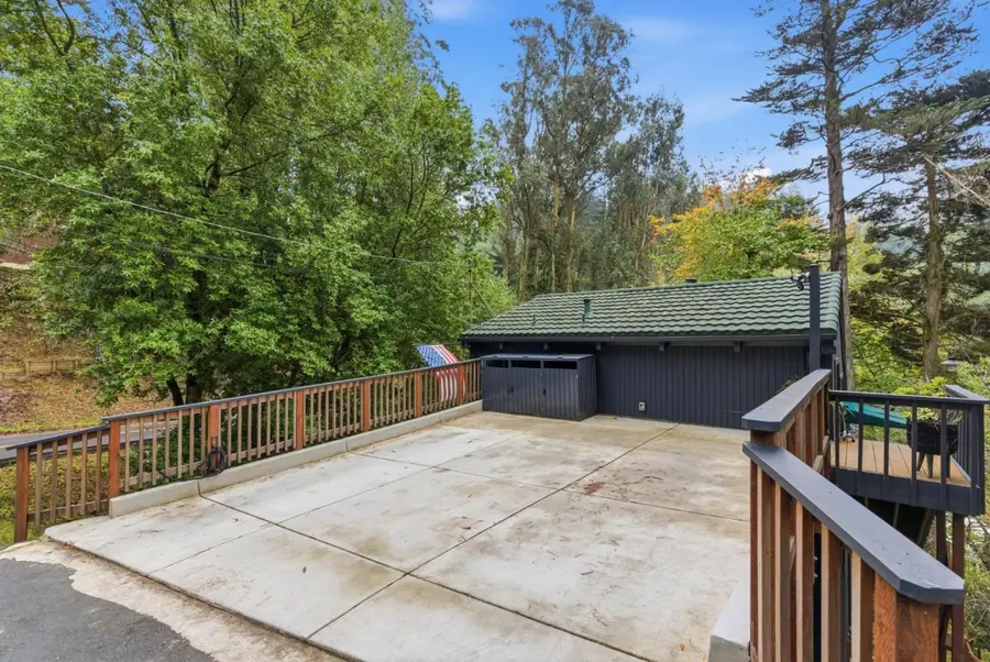 2343 Arrowhead Drive, Oakland, CA 94611 - Image #2