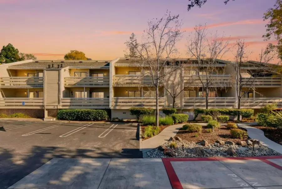 576 W Parr Avenue #3, Los Gatos, CA 95032 - #2