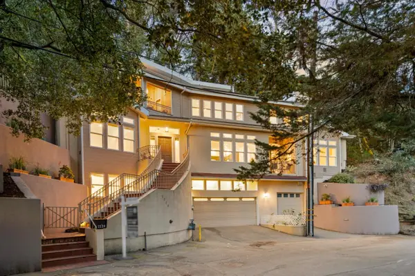 2220 Arrowhead Drive, Oakland, CA 94611