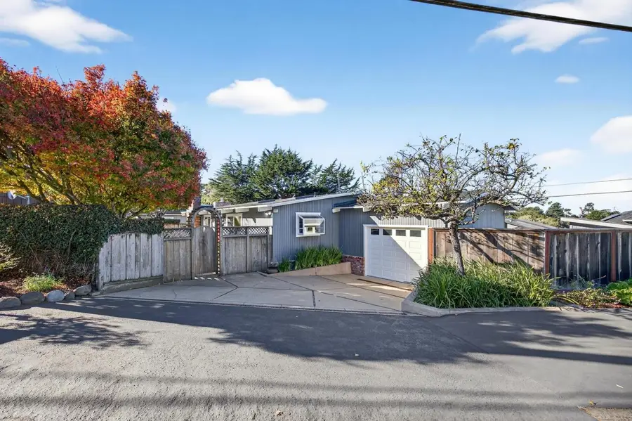 1122 Presidio Boulevard, Pacific Grove, CA 93950 - Image #2