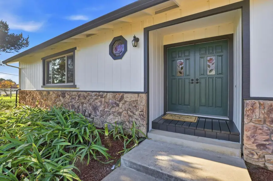 12101 Columbet Avenue, San Martin, CA 95046 - Image #2